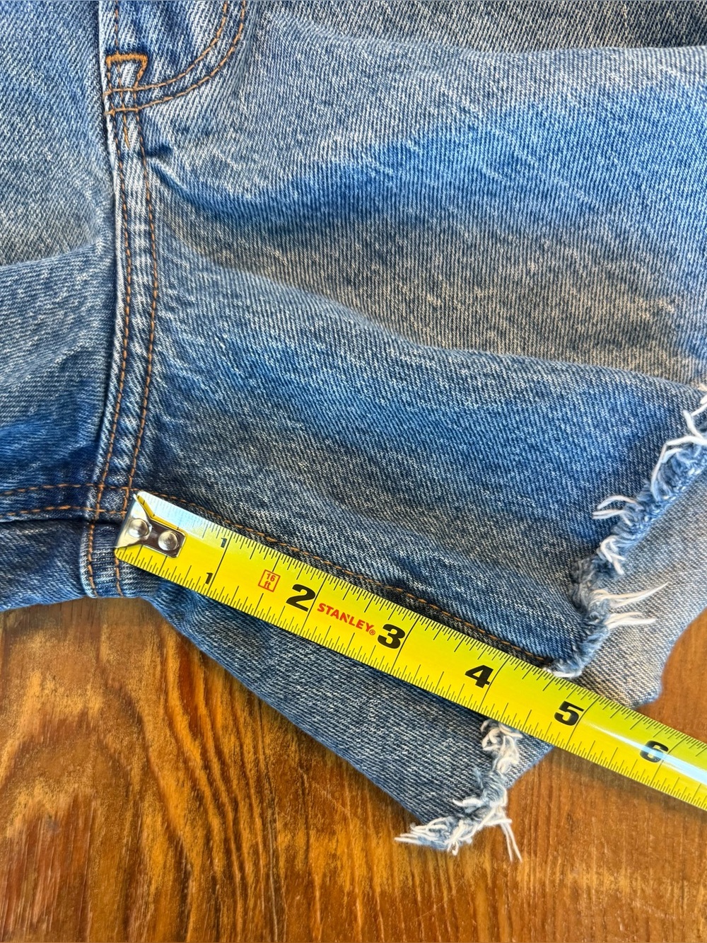 Abercrombie & Fitch The Dad Short High Rise Medium Blue Denim Shorts Size 26 - Picture 6 of 7
